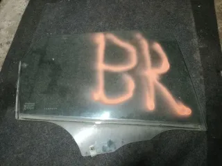  Стекло двери задней правой Mazda 3 BK Арт 86854762, вид 1