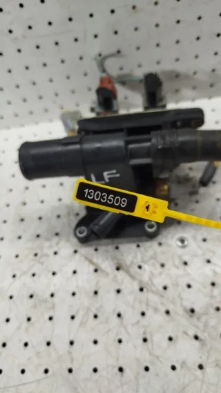 LF941517Z Фланец (тройник) системы охлаждения Mazda 3 BK Арт 1303509, вид 5