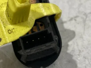 90561388 Кнопка стеклоподъемника заднего правого  Opel Zafira A Арт 3211972352, вид 3