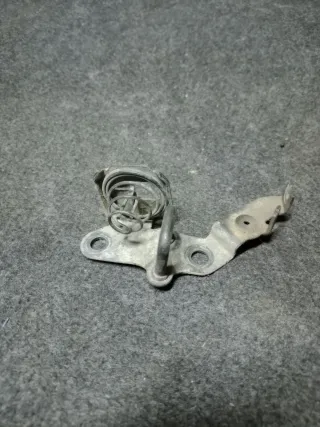  Ответная часть замка багажника Mazda 3 BK Арт 87028751, вид 1