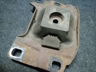  Подушка крепления кпп Mazda 3 BK 1.6л Арт 87028856, вид 3