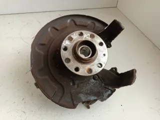 5Q0256N Кулак поворотный Skoda Octavia A7 Арт 87089418, вид 1