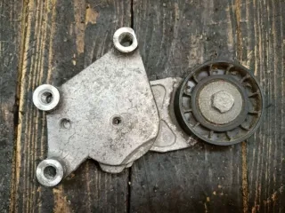  Натяжитель ремня генератора Mazda 3 BK 1.6л TDi Арт 87103908, вид 1