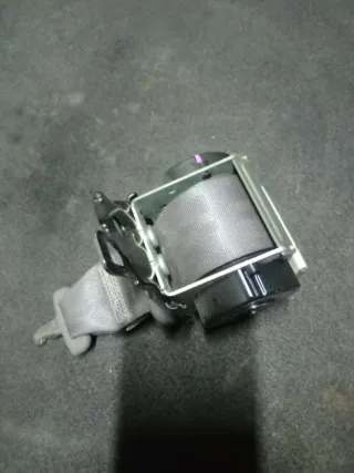  Ремень безопасности задний центральный Mazda 3 BK Арт 87215409, вид 1