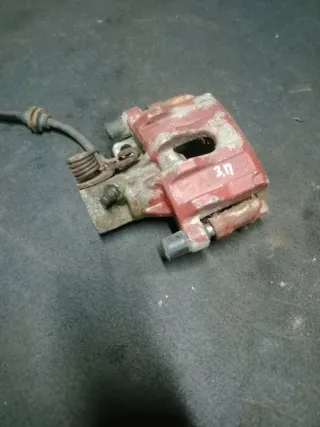  Суппорт тормозной задний правый Mazda 3 BK Арт 87260422, вид 1