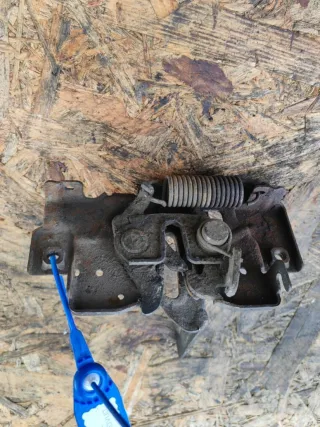  Замок капота Mazda 3 BK Арт 70585770, вид 2