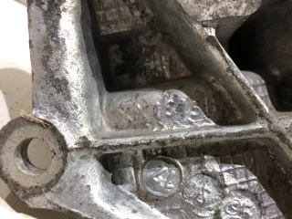  Кронштейн полуоси Citroen Xantia Арт D1321893947, вид 5