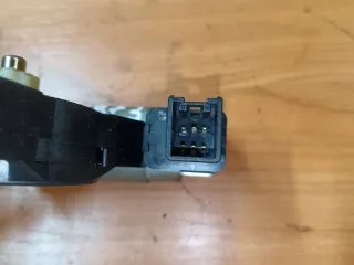 PBTGF30, GJ6A5958X, CM011760, PWLP5PA, TN774909 Моторчик стеклоподъемника Mazda 3 BK Арт 88196873, вид 5