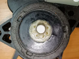 PBTGF30, GJ6A5958X, CM011760, PWLP5PA, TN774909 Моторчик стеклоподъемника Mazda 3 BK Арт 88196873, вид 6