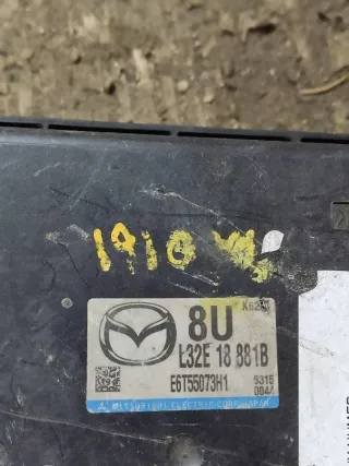 l32e18881b Блок предохранителей Mazda 3 BK Арт 88197603, вид 4