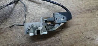  Замок двери передней левой Mazda 323 F Арт 88299106, вид 3