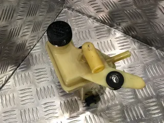  Бачок ГУР Mazda 3 BK Арт 61421355292, вид 2