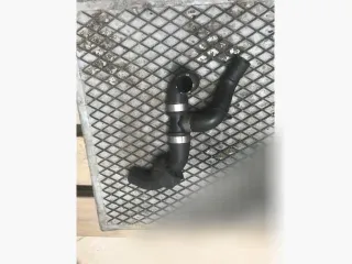 04L121087, 04L122073E Патрубок (трубопровод, шланг) Skoda Octavia A7 Арт 69902983, вид 1