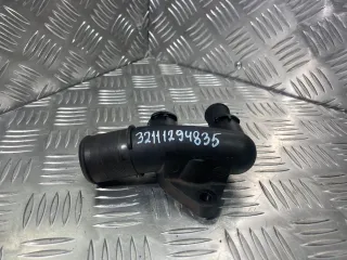  Фланец (тройник) системы охлаждения Citroen Berlingo 1 restailing Арт 32111294835, вид 1
