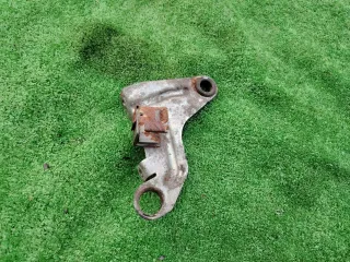 A6400900140 Кронштейн воздушного фильтра Mercedes B W245 Арт 88644180, вид 1