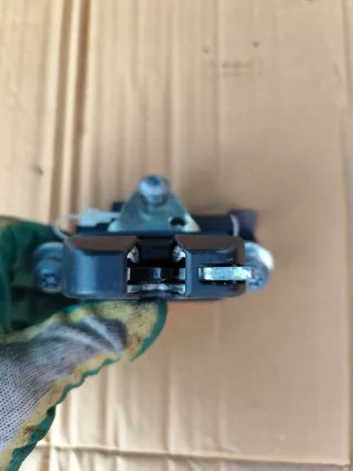 5J0827501B Замок крышки багажника Skoda Roomster 1 restailing Арт 88784619, вид 4