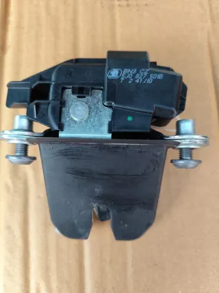 5J0827501B Замок крышки багажника Skoda Roomster 1 restailing Арт 88784619, вид 1