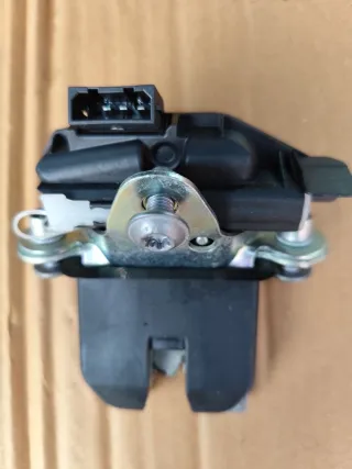 5J0827501B Замок крышки багажника Skoda Fabia 2 Арт 88784617, вид 2