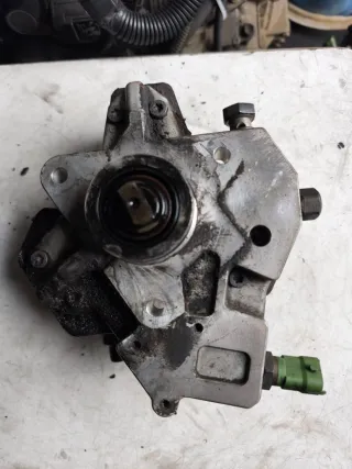 30756125, 0445010111, 0928400573, 0281002623 Насос топливоподкачивающий ТНВД Volvo S40 2 2.4л Арт 2194, вид 2