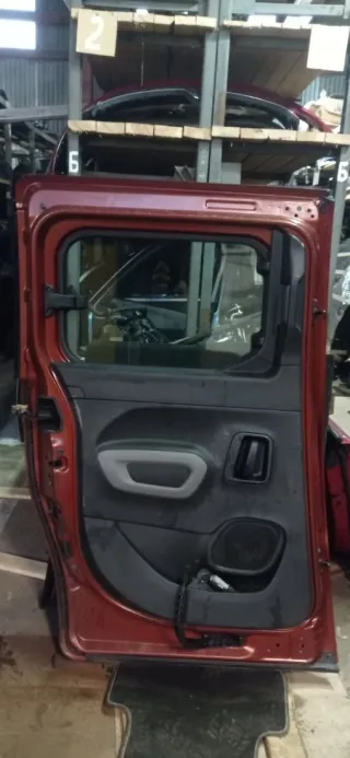  Обшивка сдвижной двери Peugeot Rifter Арт 88892951, вид 1
