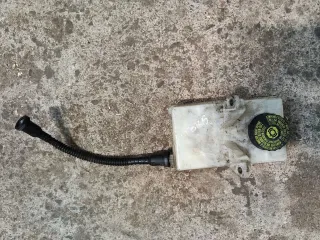  Бачок тормозной жидкости Citroen DS5 Арт 90075131, вид 1