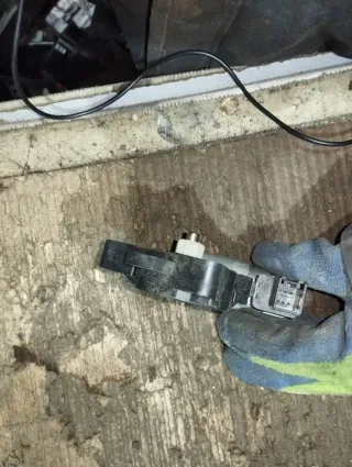  Моторчик стеклоподъемника задний правый Mazda 3 BK Арт 90433528, вид 6