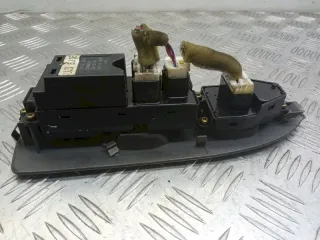 C8HD114A Блок управления стеклоподъемниками Mazda 3 BK Арт 1040714, вид 3