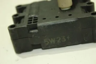  Моторчик заслонки печки Mazda 3 BK Арт 90708519, вид 3