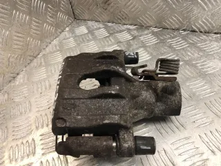  Суппорт тормозной задний левый Mazda 3 BK Арт 61121357276, вид 1