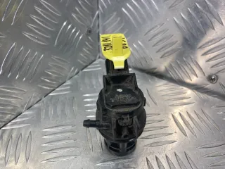 8603109120 Насос (моторчик) омывателя стекла Mazda 3 BK Арт 32111416694, вид 1