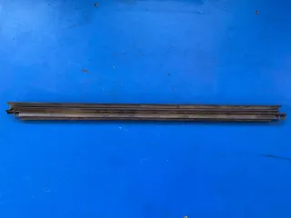 A1667352300, A1667352400 Молдинг стекла двери задней правой внутренний Mercedes GLS X166 Арт 91176278, вид 2