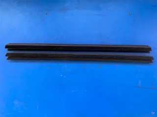 55399210AA Молдинг стекла двери задней правой внутренний Jeep Grand Cherokee IV (WK2) Арт 91176317, вид 1