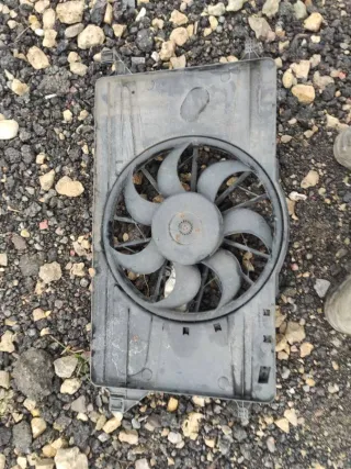  Вентилятор радиатора Mazda 3 BK Арт 91375490, вид 2