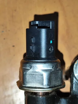 9663305480 Датчик давления топлива Citroen DS5 2.0л Арт 91693539, вид 1