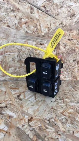 9611225080 Блок управления стеклоподъемниками Citroen Xantia Арт 91704572, вид 1