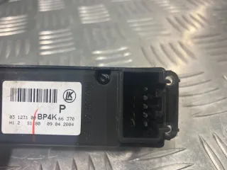 BP4K66370 Кнопка стеклоподъемника переднего правого Mazda 3 BK Арт 32111416949, вид 4