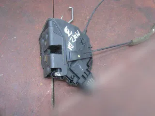  Замок двери передней левой Mazda 3 BK Арт 00453799, вид 1