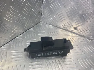 BP4K66370 Кнопка стеклоподъемника переднего правого Mazda 3 BK Арт 32111356973, вид 1