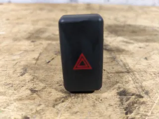 bp4k664h0 Кнопка аварийки Mazda 3 BK Арт 92024643, вид 1