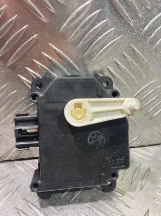 861000-0990 Моторчик заслонки печки Mazda 3 BK Арт 32111356887, вид 2