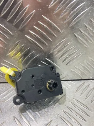 4PUH-19E616-AC Моторчик заслонки печки Citroen C4 Picasso 1 Арт 32111306888, вид 3