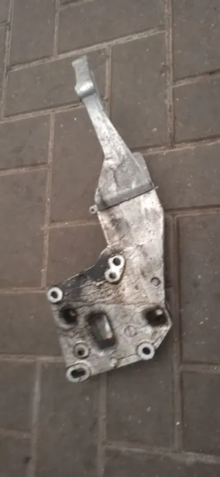 9640883680,9640883480 Кронштейн генератора Citroen C3 1 1.4л Арт 92454536, вид 4