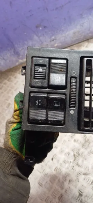  Кнопка подогрева заднего стекла Audi 100 C3 Арт 92458069, вид 1