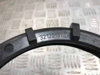 321201375A Гайка топливного насоса Audi A4 B5 2.4л i Арт 32111278389, вид 3