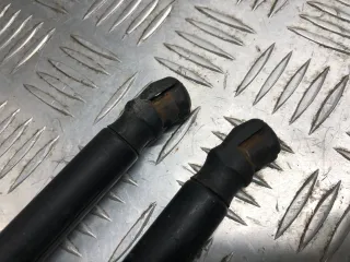 BP4K62620 Амортизатор багажника Mazda 3 BK Арт 32121418582, вид 4