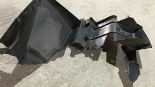  Дефлектор радиатора нижний Mazda 3 BK Арт 173903, вид 1