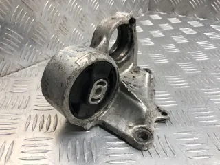  Кронштейн полуоси Citroen Xantia Арт D13211688984, вид 1