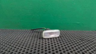 4B0949127 Повторитель передний левый Audi A6 C5 (S6,RS6) Арт 92651912, вид 1