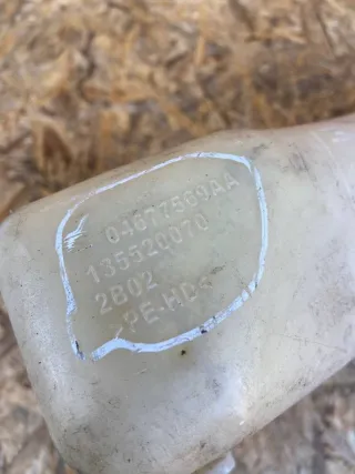 04677569AA,135520070 Расширительный бачок Dodge Caravan 5 Арт 92686886, вид 2