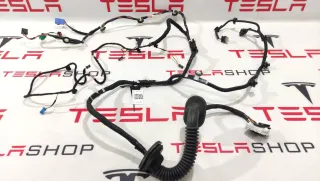 3067963-00-C Электропривод двери передней правой Tesla model 3 Арт 99472848, вид 1